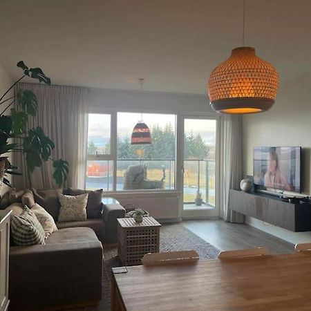 Nadia'S Hygge Apartment เซลฟอส ภายนอก รูปภาพ