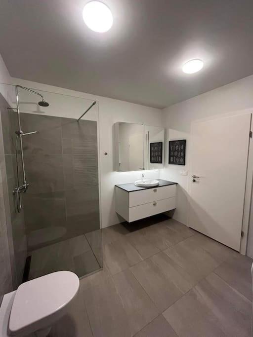 Nadia'S Hygge Apartment เซลฟอส ภายนอก รูปภาพ
