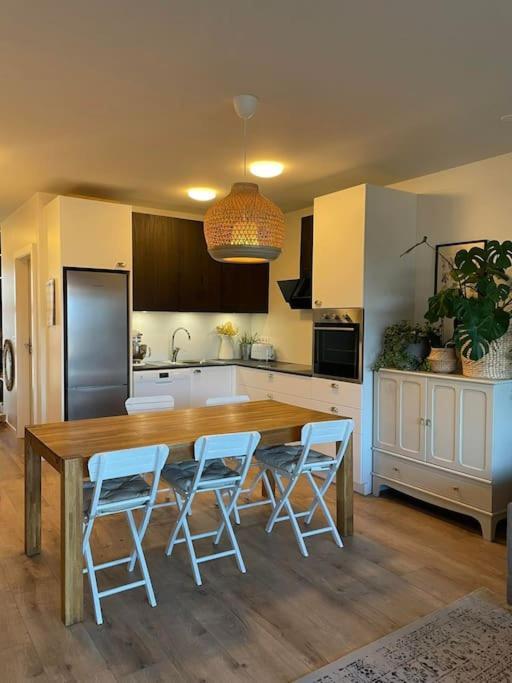 Nadia'S Hygge Apartment เซลฟอส ภายนอก รูปภาพ